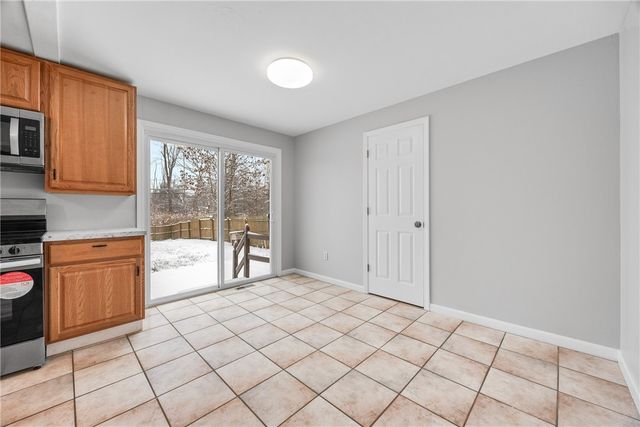 12 Vollmer Parkway, Henrietta, NY 14623