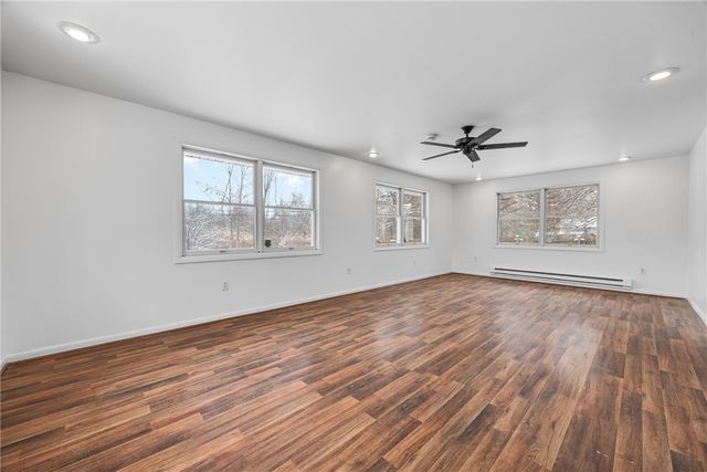 12 Vollmer Parkway, Henrietta, NY 14623