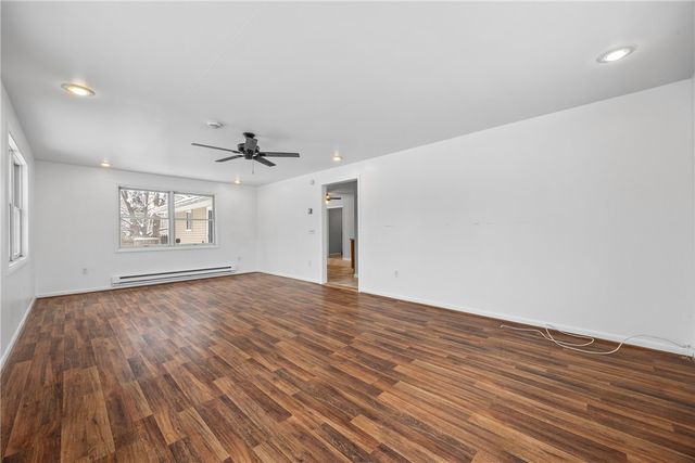 12 Vollmer Parkway, Henrietta, NY 14623