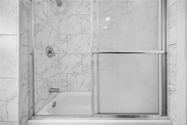 12 Vollmer Parkway, Henrietta, NY 14623