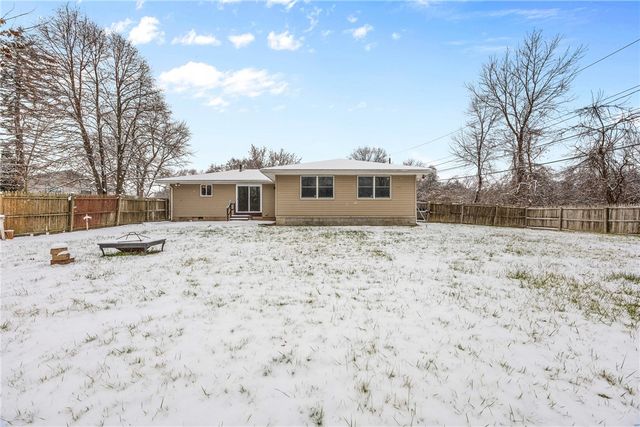 12 Vollmer Parkway, Henrietta, NY 14623