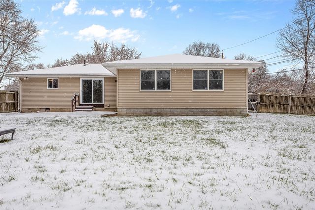 12 Vollmer Parkway, Henrietta, NY 14623