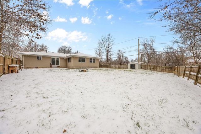 12 Vollmer Parkway, Henrietta, NY 14623