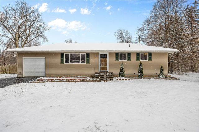 12 Vollmer Parkway, Henrietta, NY 14623