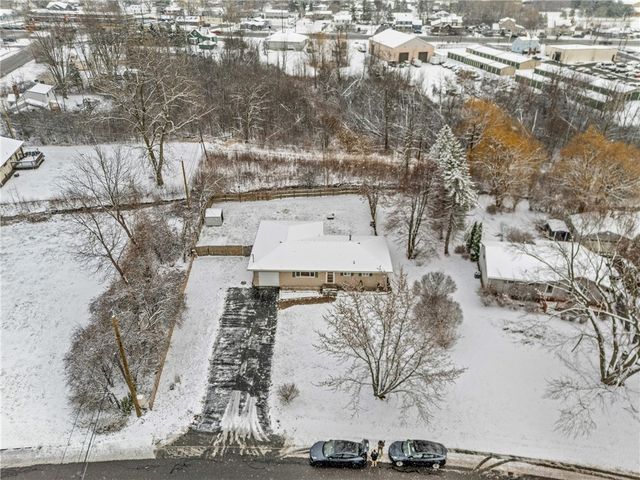 12 Vollmer Parkway, Henrietta, NY 14623