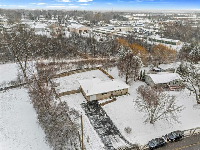 12 Vollmer Parkway, Henrietta, NY 14623