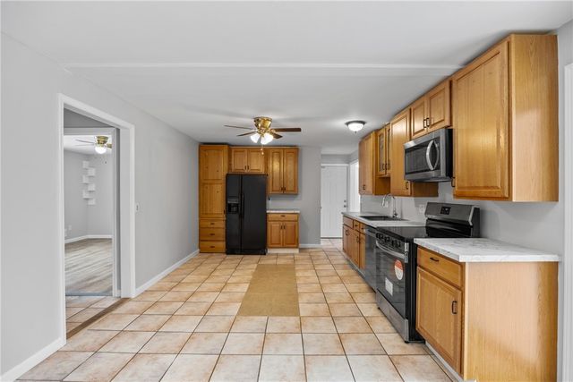 12 Vollmer Parkway, Henrietta, NY 14623