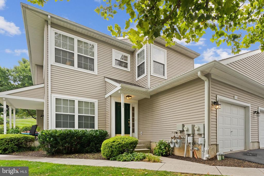 104 BELLWOOD CT, Phoenixville, PA 19460
