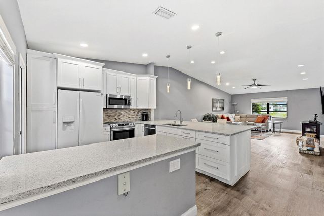 6112 Kings Gate Circle, Delray Beach, FL 33484