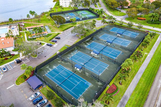 6112 Kings Gate Circle, Delray Beach, FL 33484