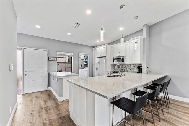 6112 Kings Gate Circle, Delray Beach, FL 33484