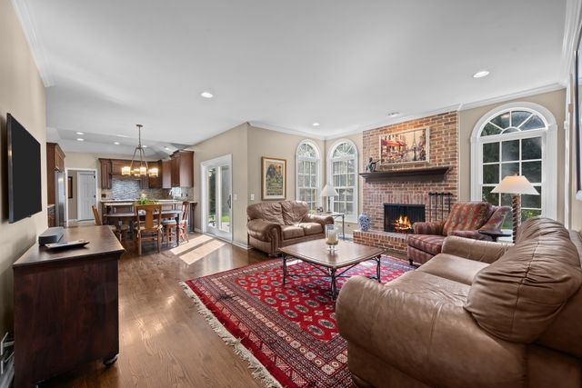 1000 Campbell Court, Lake Bluff, IL 60044