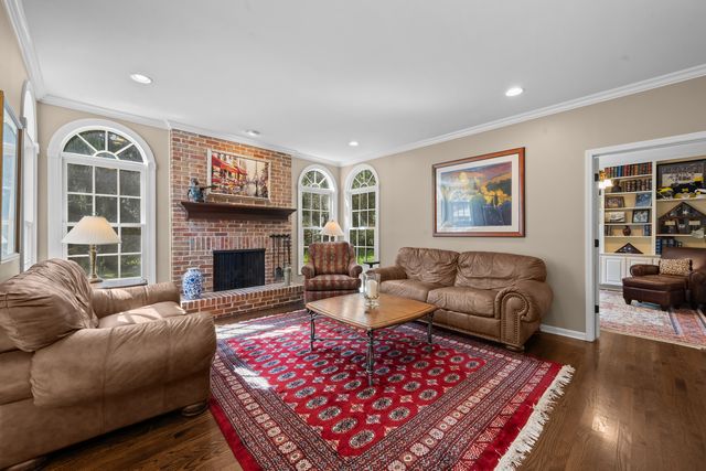 1000 Campbell Court, Lake Bluff, IL 60044