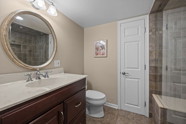 1000 Campbell Court, Lake Bluff, IL 60044