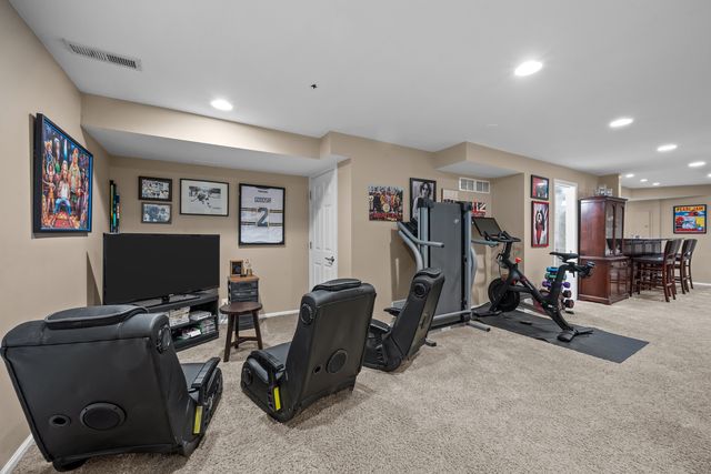 1000 Campbell Court, Lake Bluff, IL 60044