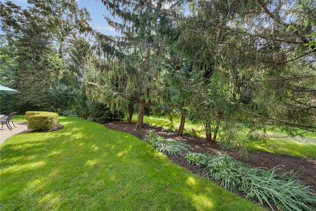 1000 Campbell Court, Lake Bluff, IL 60044