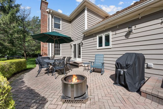 1000 Campbell Court, Lake Bluff, IL 60044
