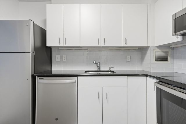 401 E ONTARIO Street 2203, Chicago, IL 60611