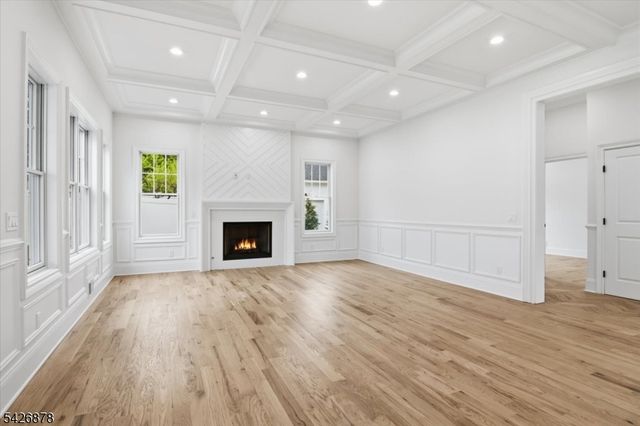 76 Hillside Ave, Livingston Twp., NJ 07039