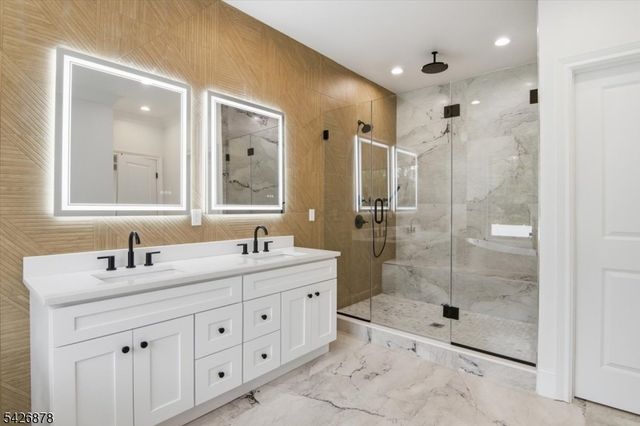 76 Hillside Ave, Livingston Twp., NJ 07039