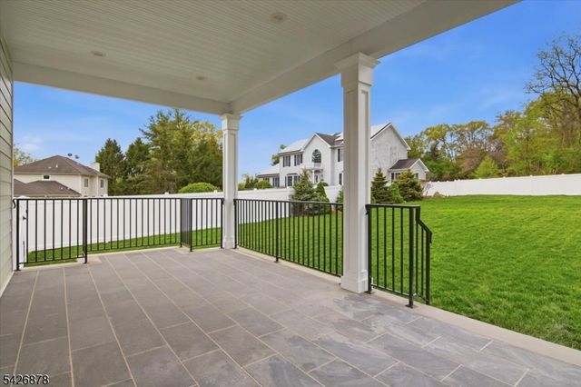 76 Hillside Ave, Livingston Twp., NJ 07039