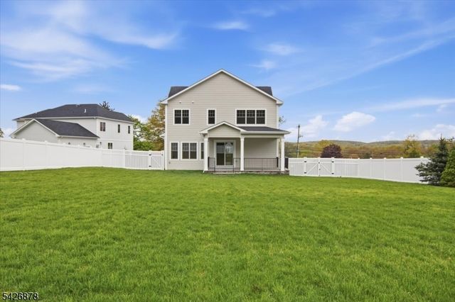 76 Hillside Ave, Livingston Twp., NJ 07039