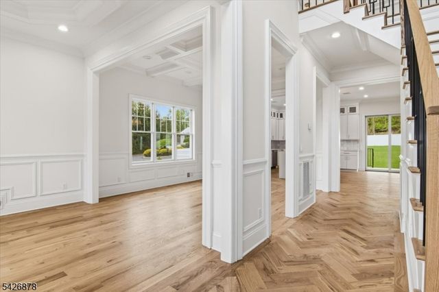 76 Hillside Ave, Livingston Twp., NJ 07039