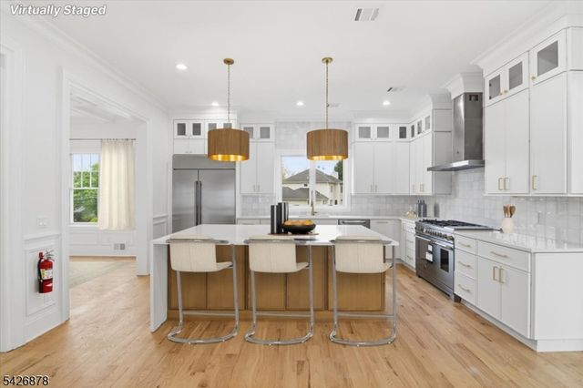 76 Hillside Ave, Livingston Twp., NJ 07039