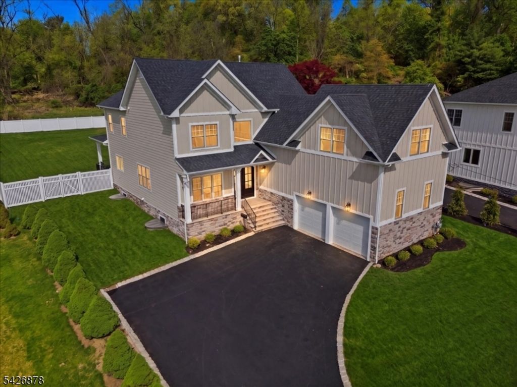 76 Hillside Ave, Livingston Twp., NJ 07039