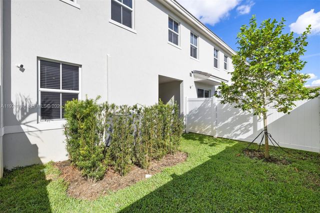 17042 SW 1st Street, Pembroke Pines, FL 33027