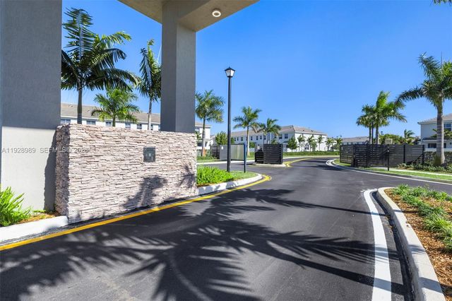 17042 SW 1st Street, Pembroke Pines, FL 33027