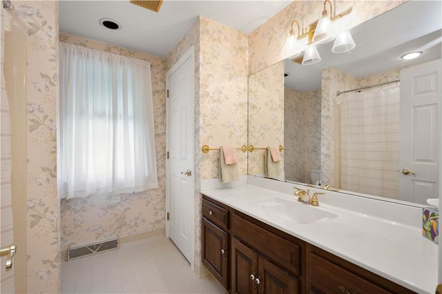 571 West McMurray, North Strabane, PA 15317