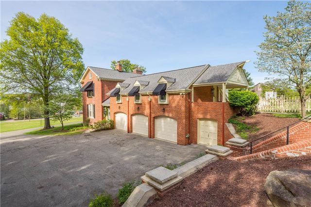 571 West McMurray, North Strabane, PA 15317
