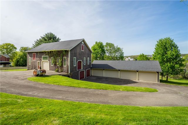 571 West McMurray, North Strabane, PA 15317