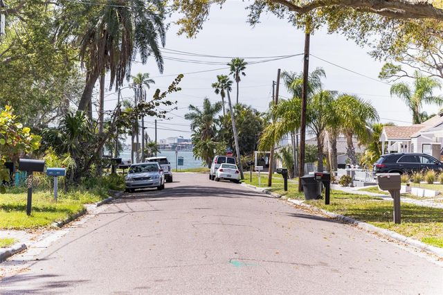 418 LEBEAU STREET, Clearwater, FL 33755