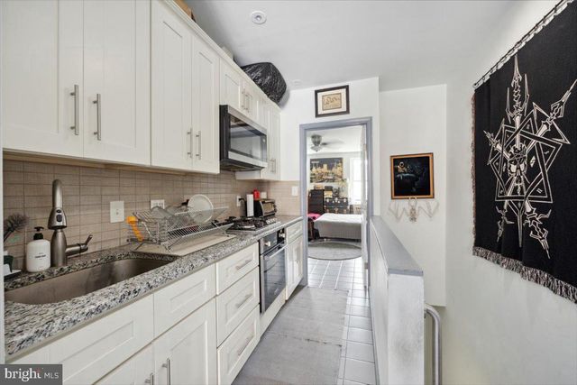 1327 SNYDER AVE, Philadelphia, PA 19148