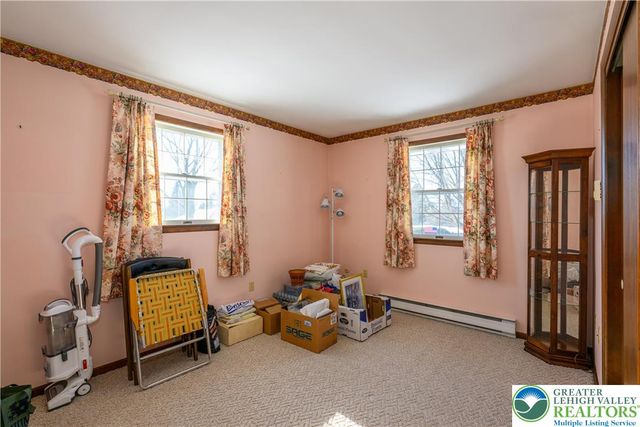 322 Walnut Drive, Lehigh Twp, PA 18067