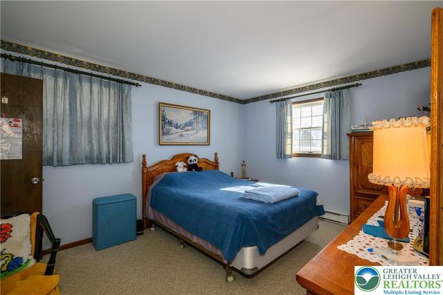 322 Walnut Drive, Lehigh Twp, PA 18067