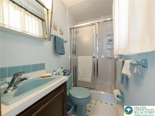 322 Walnut Drive, Lehigh Twp, PA 18067