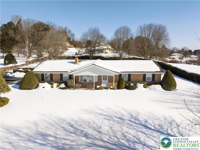 322 Walnut Drive, Lehigh Twp, PA 18067