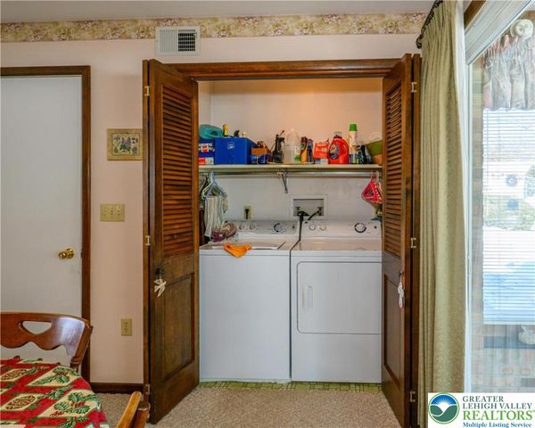 322 Walnut Drive, Lehigh Twp, PA 18067