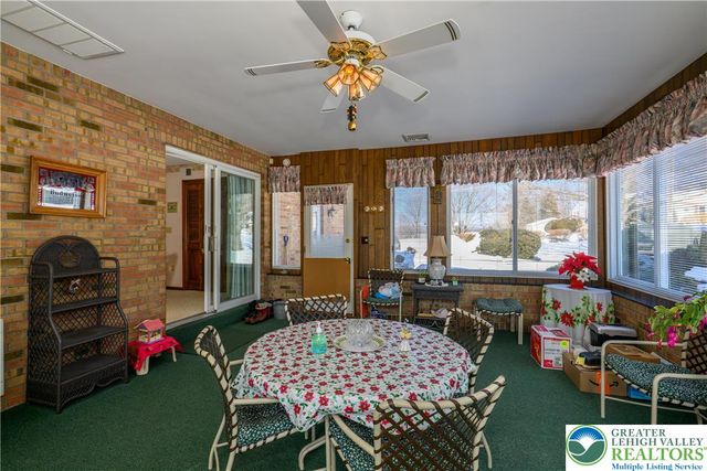 322 Walnut Drive, Lehigh Twp, PA 18067