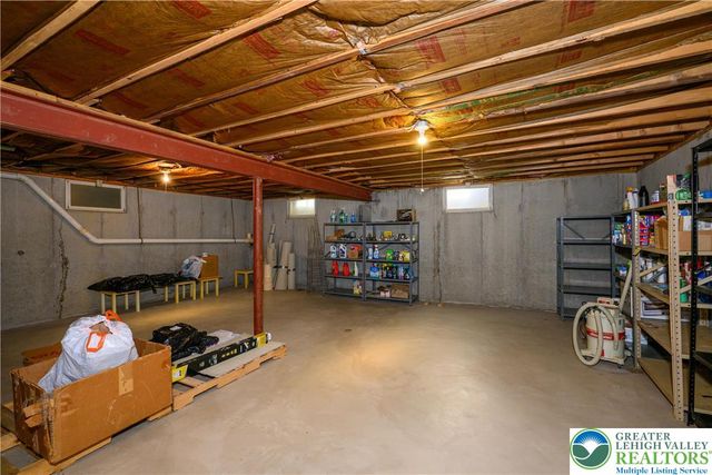 322 Walnut Drive, Lehigh Twp, PA 18067