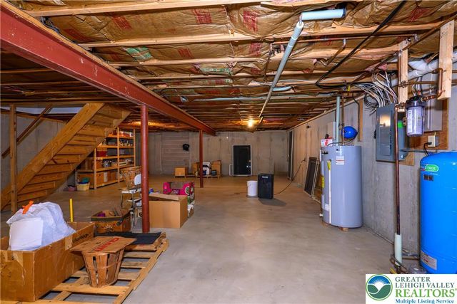 322 Walnut Drive, Lehigh Twp, PA 18067