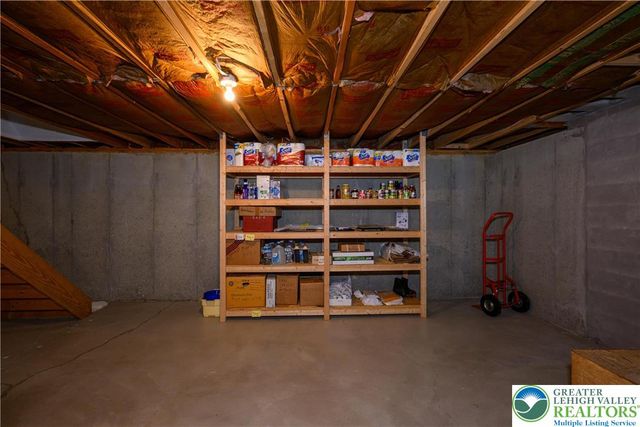 322 Walnut Drive, Lehigh Twp, PA 18067