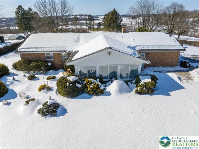 322 Walnut Drive, Lehigh Twp, PA 18067