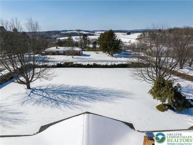 322 Walnut Drive, Lehigh Twp, PA 18067