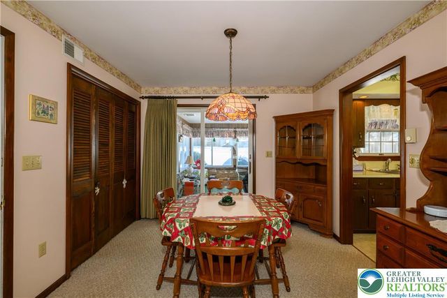 322 Walnut Drive, Lehigh Twp, PA 18067