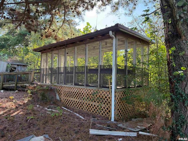 967 N Bunker Street, Equality, IL 62934