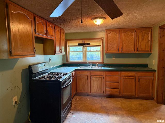 967 N Bunker Street, Equality, IL 62934